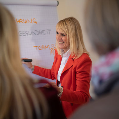 Cornelia Schneider im Seminar